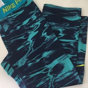 Nike Pro Dri-Fit Running Crops